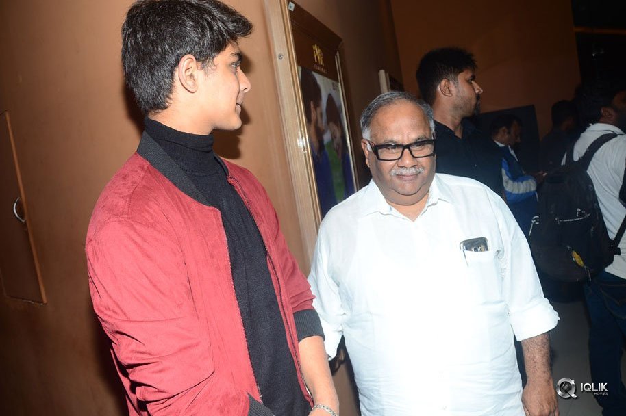 Celebs-at-Nirmala-Convent-Movie-Premiere-Show